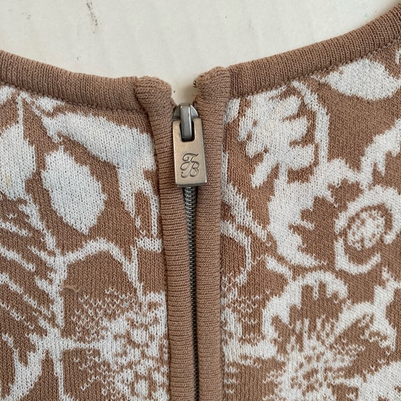 Tommy Bahama Knit Dress XL Brown White Floral Print Excellent Condition - Picture 3 of 8